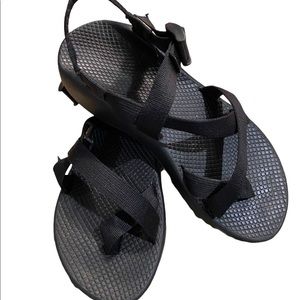 Chaco Womens size 9 black Sandals